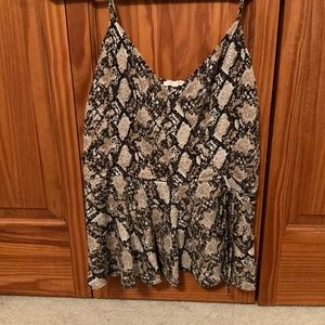 🤎Maurices Snake Skin Peplum Top🤎